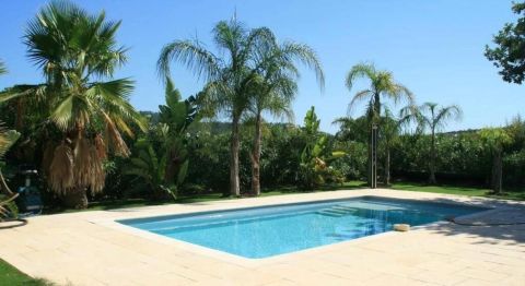 A louer MAISON  4 PIECES 106 M2 BORD DE MER SAINT RAPHAEL