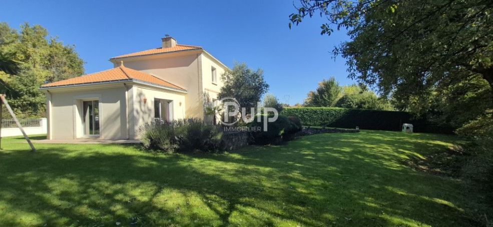 A vendre MAISON  134 M2  REZE