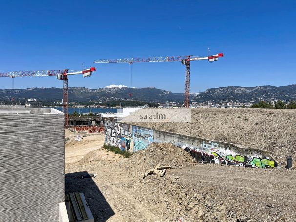 A vendre APPARTEMENT DE PRESTIGE T4 75 M2 TERRASSE BORD DE MER LA SEYNE SUR MER