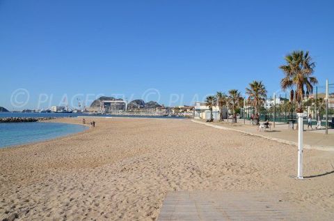 A vendre APPARTEMENT DE PRESTIGE T2 47 M2 TERRASSE PIEDS DANS L'EAU LA CIOTAT