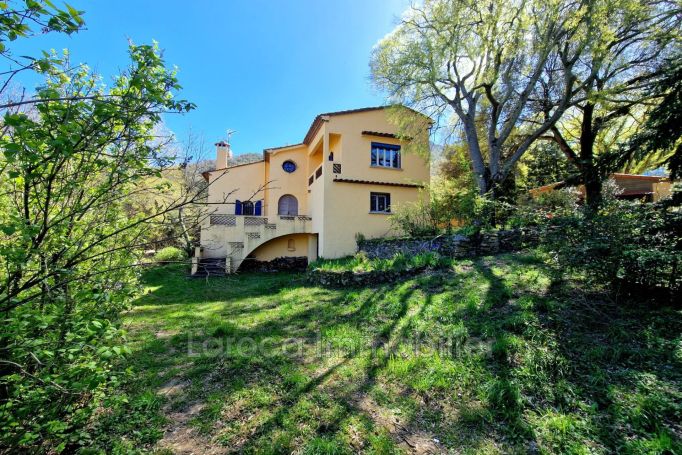 A vendre MAISON 9 PIECES 237 M2 ARLES SUR TECH montagne