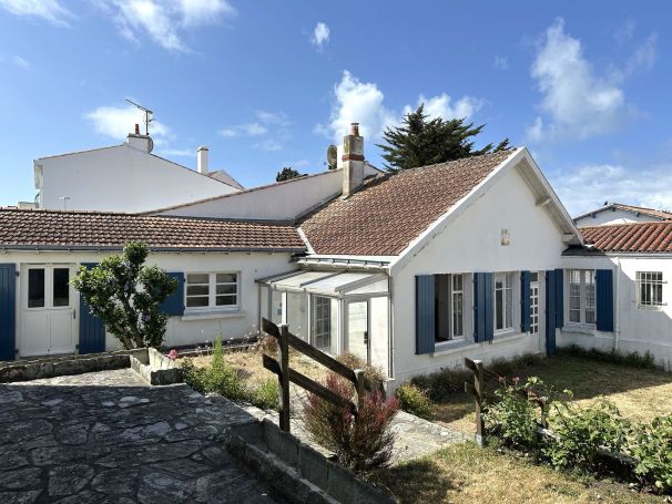 A vendre MAISON  4 PIECES 166 M2 BORD DE MER SAINT GILLES CROIX DE VIE