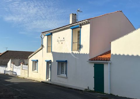A vendre MAISON  4 PIECES 119 M2 BORD DE MER LONGEVILLE SUR MER