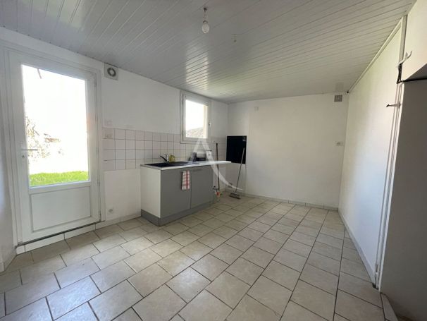 A vendre MAISON  4 PIECES 99 M2  AVRILLE