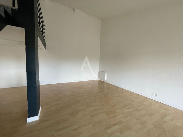 A louer LOFT  4 PIECES 99 M2  ANGLES