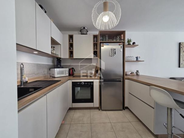 A louer APPARTEMENT T3 65 M2 TERRASSE BORD DE MER SAINT LAURENT DU VAR