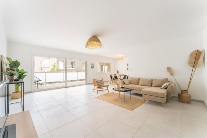 A louer APPARTEMENT NEUF T3 82 M2 TERRASSE BORD DE MER LA CIOTAT