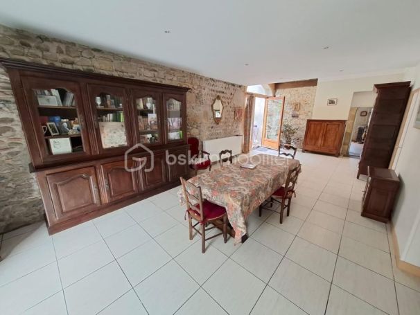 A louer MAISON  DE MAîTRE  BUGNEIN