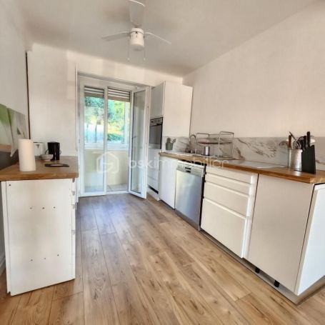 A louer APPARTEMENT T3 60 M2 BORD DE MER NICE