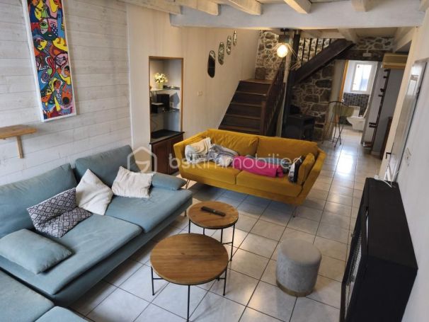 A louer MAISON  DE MAîTRE  AINHICE MONGELOS