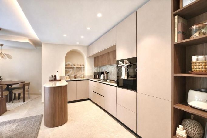 A louer APPARTEMENT DE PRESTIGE T3 67 M2 BORD DE MER MANDELIEU LA NAPOULE