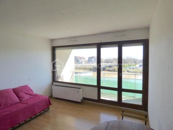 A louer STUDIO  27 M2  DAX