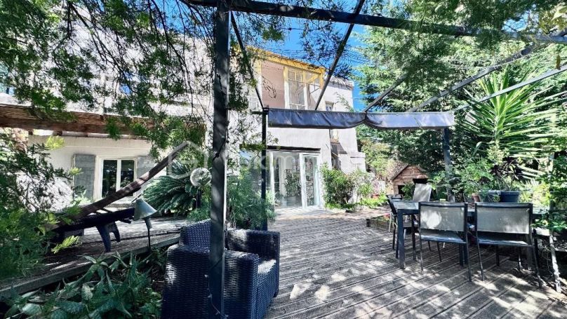 A louer MAISON  DE MAîTRE BORD DE MER TOULON