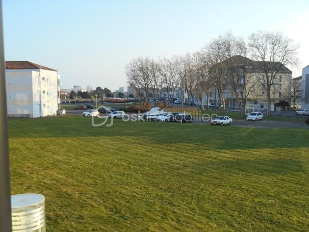 A louer STUDIO  17 M2 BORD DE MER LES SABLES D OLONNE