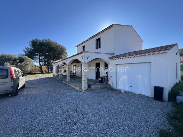 A louer MAISON  CONTEMPORAINE BORD DE MER SAINT MITRE LES REMPARTS