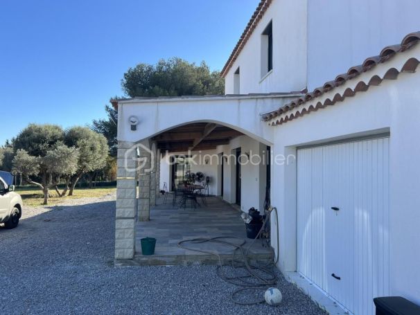 A louer MAISON  CONTEMPORAINE BORD DE MER SAINT MITRE LES REMPARTS