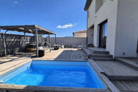 A louer MAISON  5 PIECES 96 M2 BORD DE MER SAINT CYPRIEN