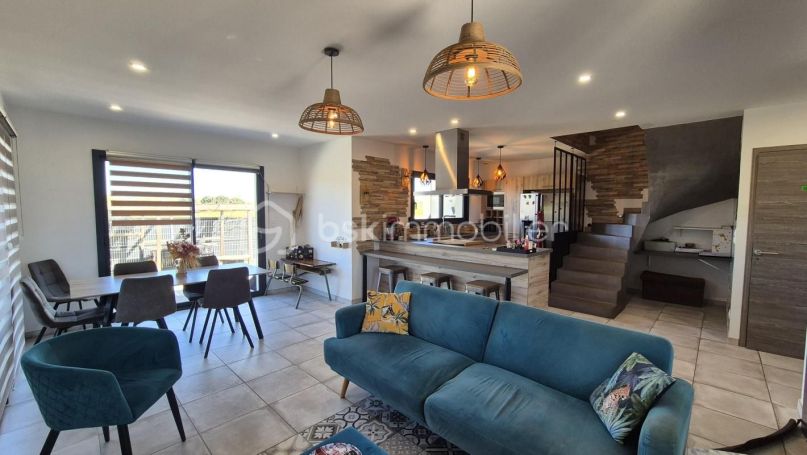 A vendre MAISON  5 PIECES 96 M2 BORD DE MER SAINT CYPRIEN