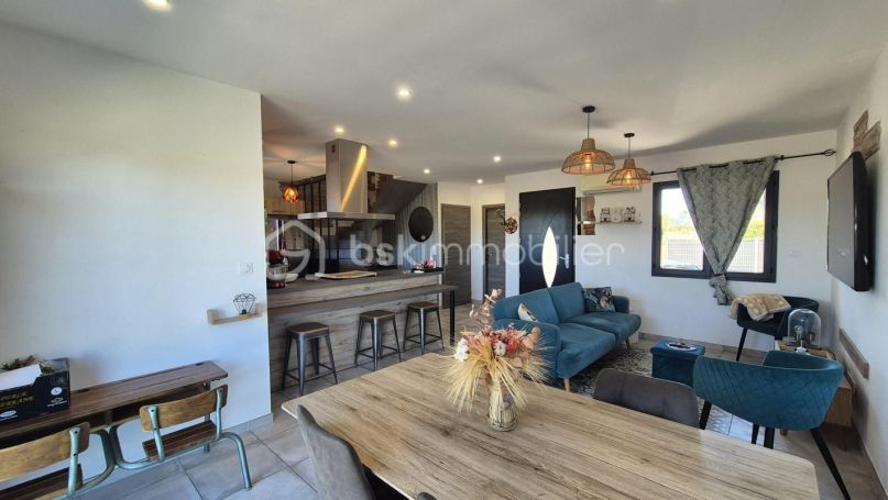 A vendre MAISON  5 PIECES 96 M2 BORD DE MER SAINT CYPRIEN