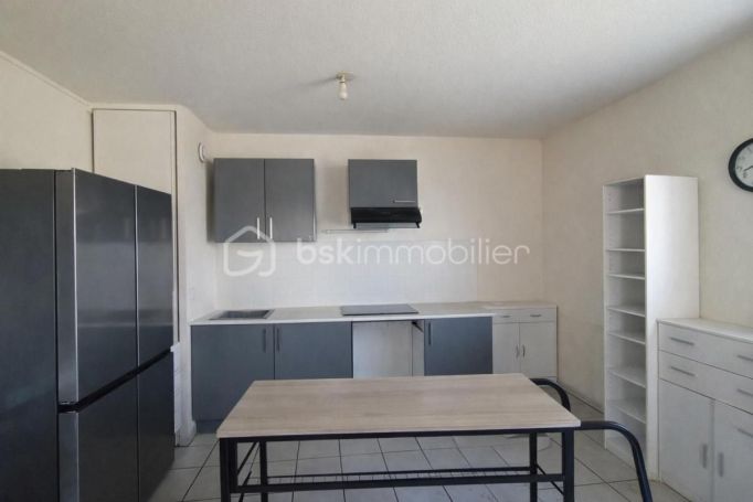 A louer APPARTEMENT T3 63 M2 TERRASSE  LISIEUX