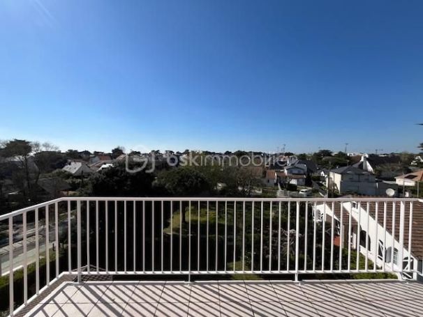 A louer APPARTEMENT T4 76 M2 TERRASSE BORD DE MER PORNICHET