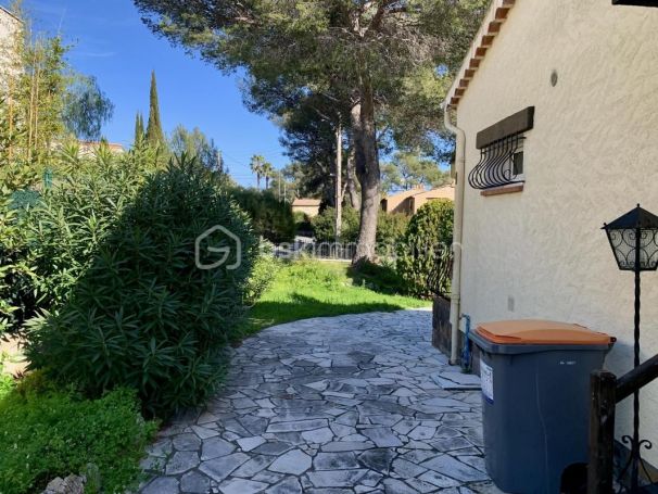 A vendre MAISON  3 PIECES 120 M2 BORD DE MER SAINT RAPHAEL