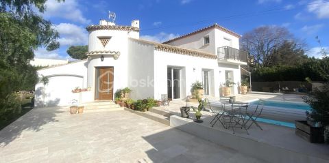 A louer MAISON  7 PIECES 210 M2  BEZIERS