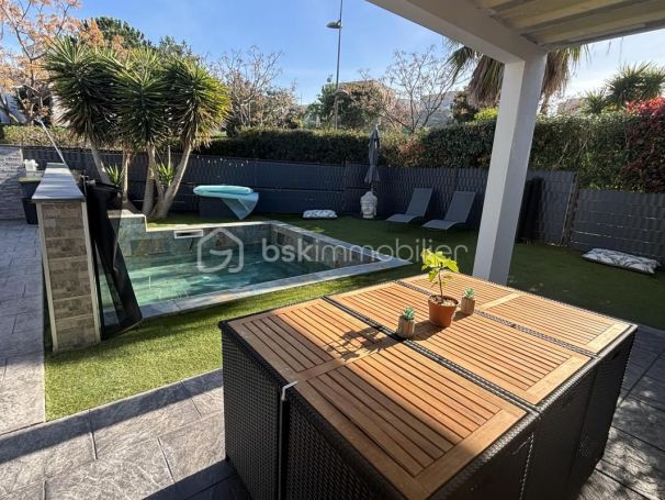 A louer MAISON  CONTEMPORAINE BORD DE MER AGDE