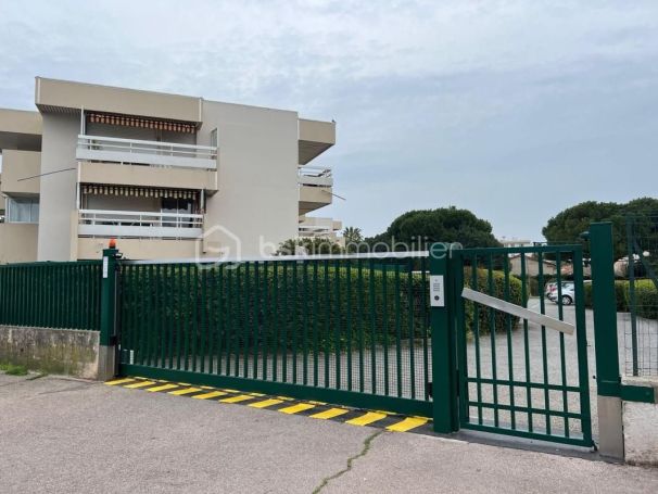 A louer STUDIO NEUF  30 M2 VUE MER ANTIBES