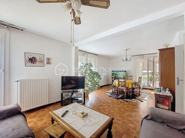 A louer APPARTEMENT T4 84 M2 BORD DE MER LA SEYNE SUR MER