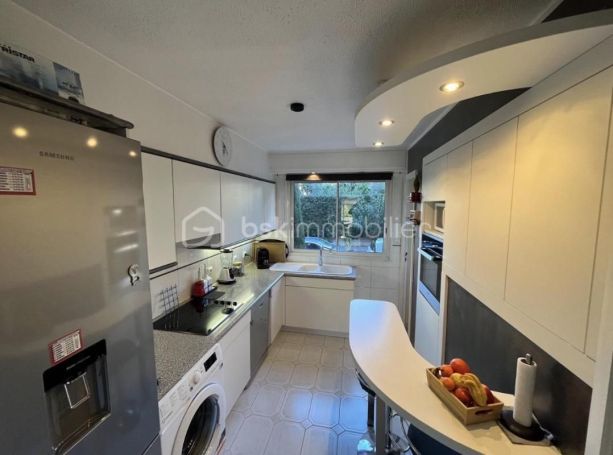 A louer APPARTEMENT T3 63 M2 TERRASSE BORD DE MER LE CANNET