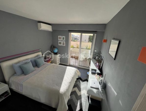 A louer APPARTEMENT T3 63 M2 TERRASSE BORD DE MER LE CANNET