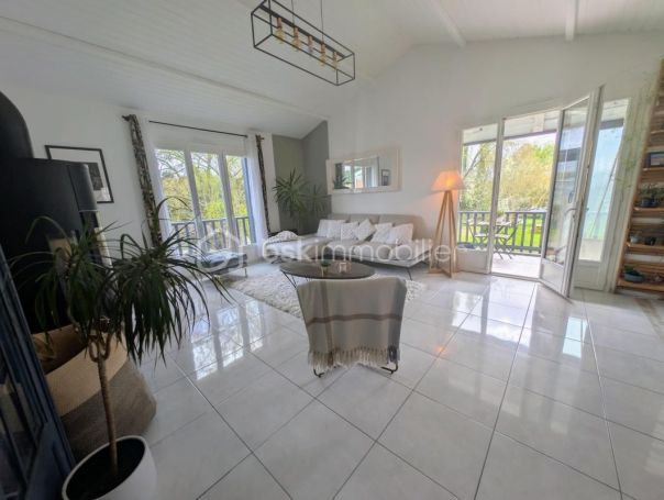 A louer MAISON  DE MAîTRE  SAINT JULIEN DE CONCELLES