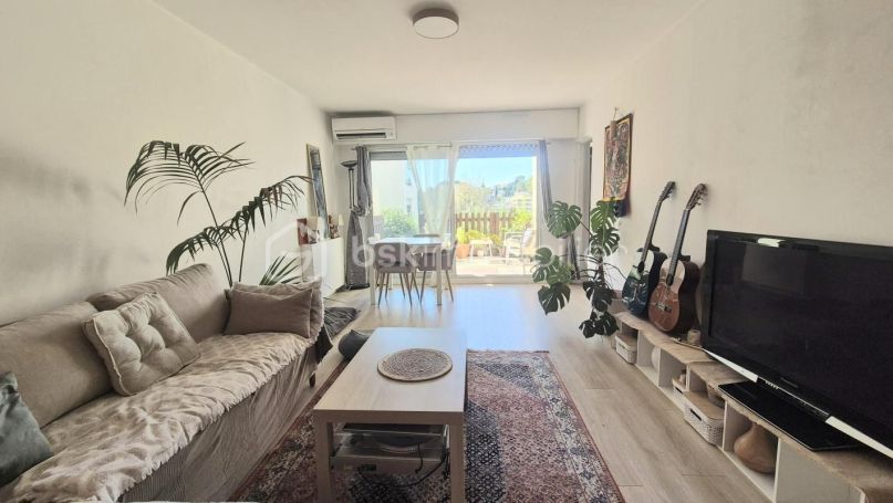 A louer APPARTEMENT T3 61 M2 TERRASSE VUE MER HYERES
