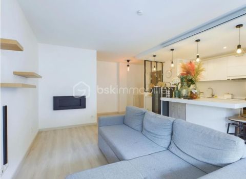 A louer APPARTEMENT NEUF T3 65 M2 TERRASSE BORD DE MER MENTON