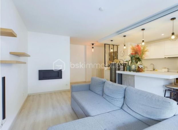 A louer APPARTEMENT NEUF T3 65 M2 TERRASSE BORD DE MER MENTON