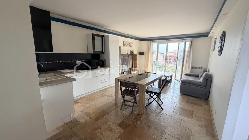 A louer APPARTEMENT T2 42 M2 BORD DE MER SIX FOURS LES PLAGES