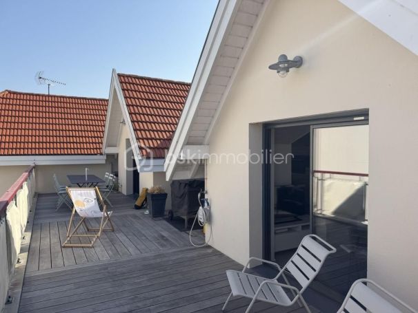A louer APPARTEMENT DUPLEX DE PRESTIGE T5 122 M2 TERRASSE BORD DE MER ARCACHON