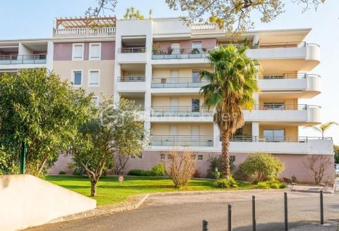 A louer APPARTEMENT T2 41 M2 BORD DE MER LA GARDE