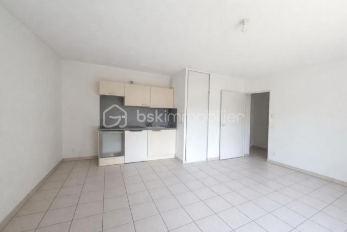 A louer APPARTEMENT T2 39 M2 TERRASSE  LISIEUX