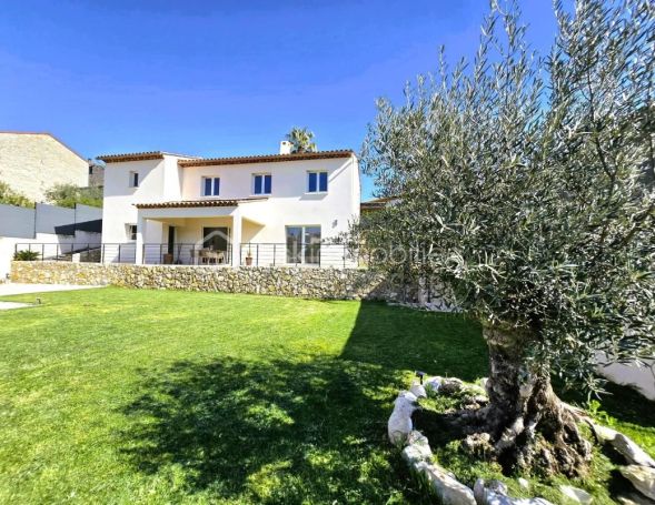 A louer MAISON  4 PIECES 130 M2  LA COLLE SUR LOUP