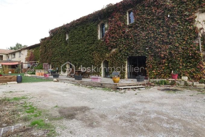 A louer APPARTEMENT  368 M2  LUNEL