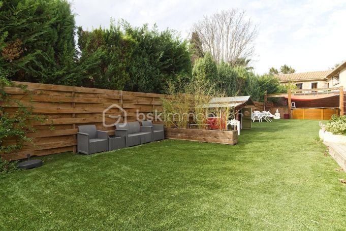 A louer APPARTEMENT  368 M2  LUNEL