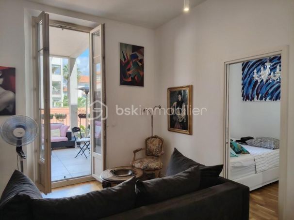 A louer APPARTEMENT T2 24 M2 TERRASSE BORD DE MER CANNES