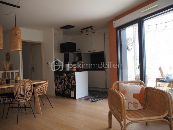 A louer APPARTEMENT T4 85 M2 TERRASSE BORD DE MER BORDEAUX