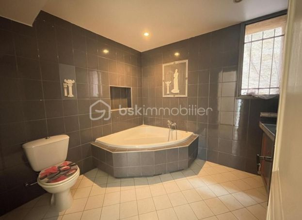 A louer APPARTEMENT T3 67 M2  TOURRETTES