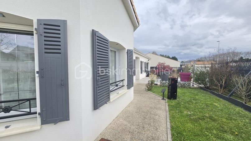 A louer MAISON  CONTEMPORAINE  JONZAC