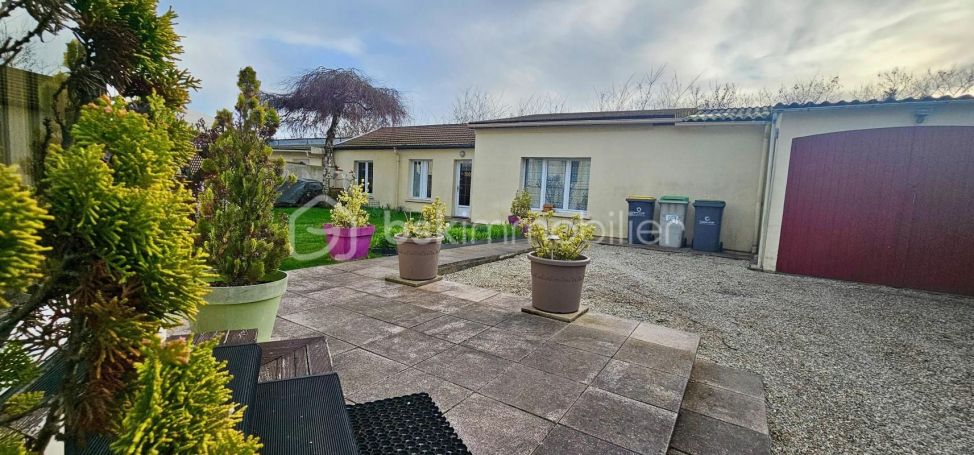 A louer MAISON  DE MAîTRE  MONDEVILLE