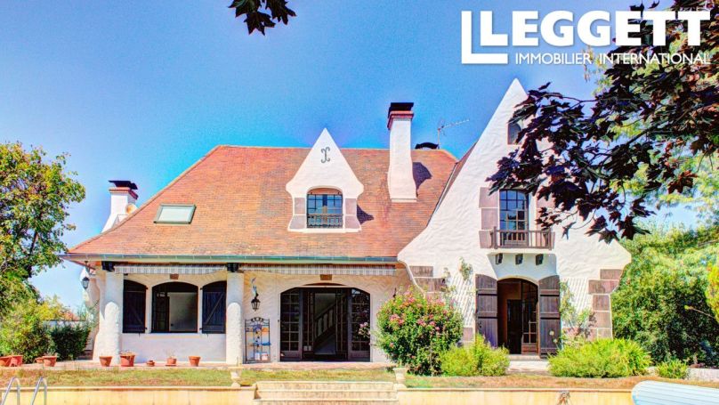 A louer MAISON  10 PIECES 255 M2  PAU