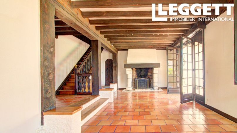 A louer MAISON  10 PIECES 255 M2  PAU